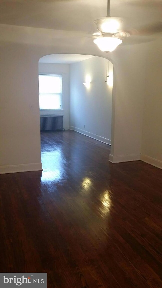 3805 Flowerton Rd, Baltimore, MD 21229 - photo 6