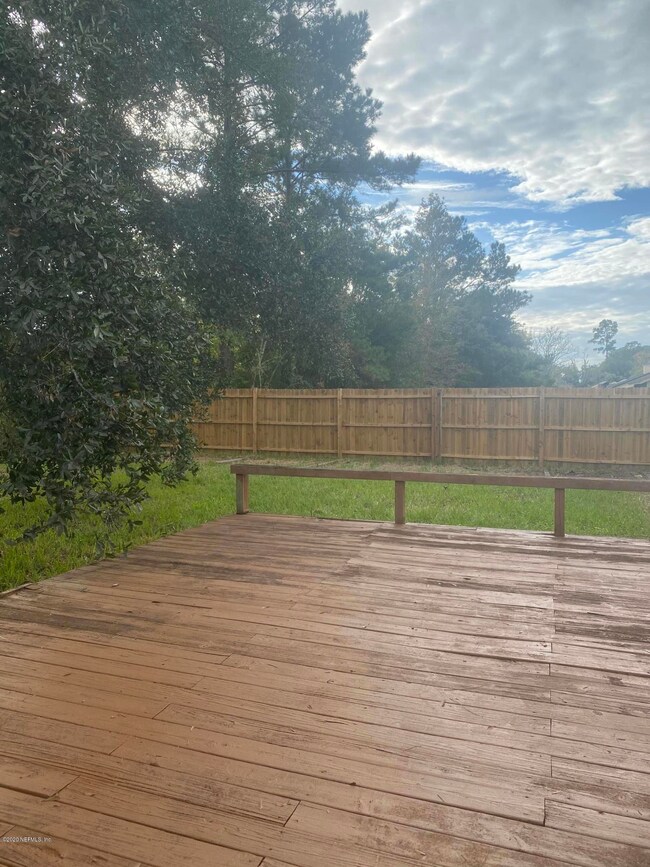 10706 Meadowlea Dr, Jacksonville, FL 32218 - photo 7