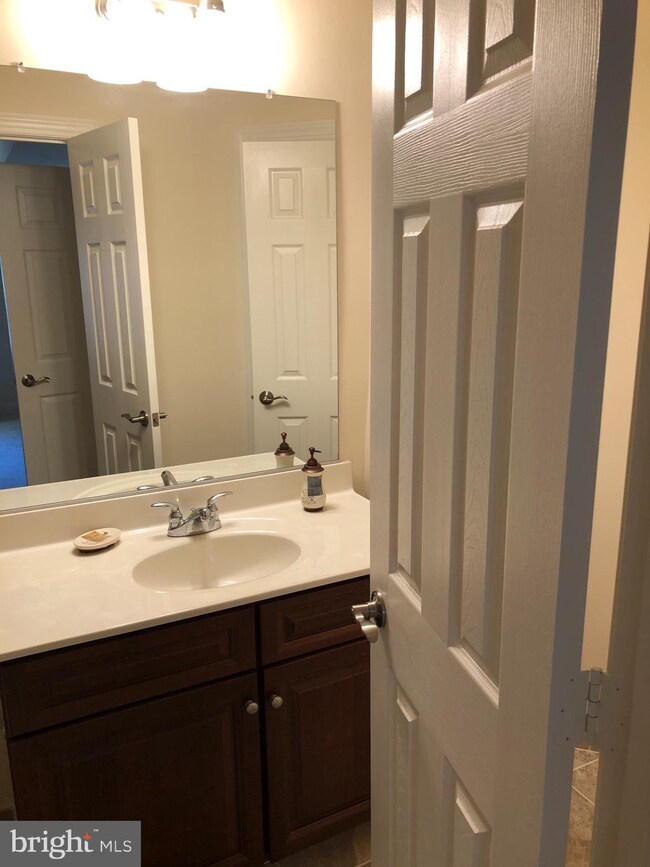 8759 Weathered Stone Way, Laurel, MD 20723 - photo 6