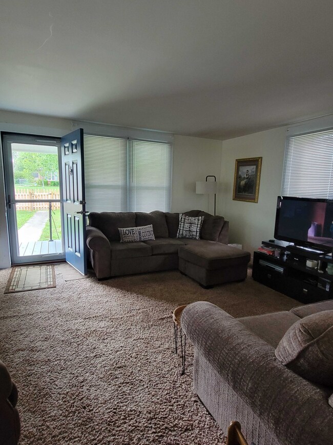 1041 Fairfield Pike, Shelbyville, TN 37160 - photo 3