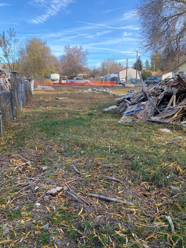 1740 Gary St, Klamath Falls, OR 97603 - photo 4