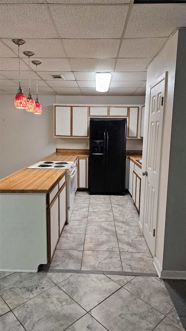 170 Interstate Dr unit B, Buda, TX 78610 - photo 4