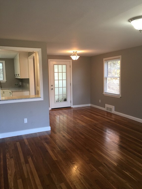 94 Apremont Hwy, Holyoke, MA 01040 - photo 4