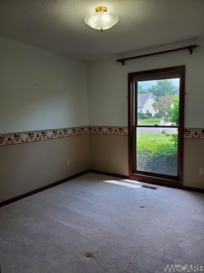 5740 Clover Ridge Dr, Lima, OH 45807 - photo 7