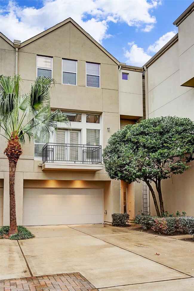 Sought after interior corner unit in the second dr