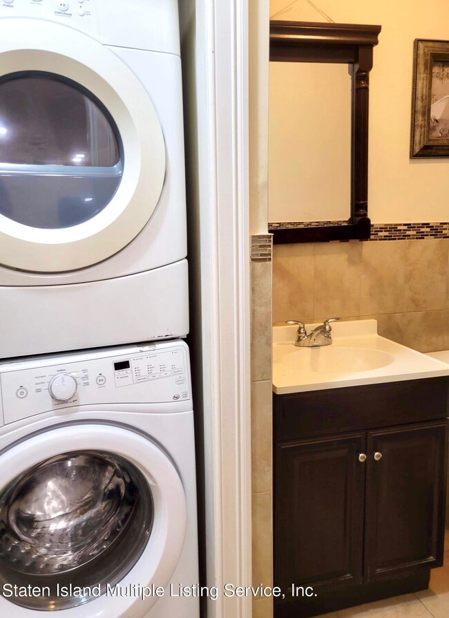 39 Station Ave unit 2, Staten Island, NY 10309 - photo 5