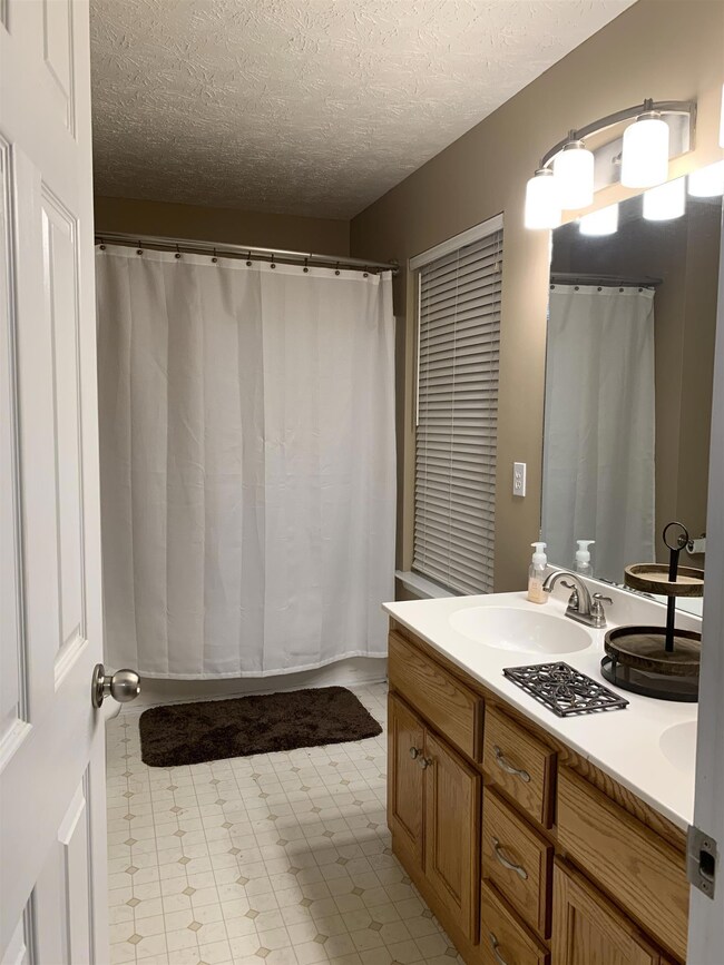 203 Saddlewood Dr, Shelbyville, TN 37160 - photo 6