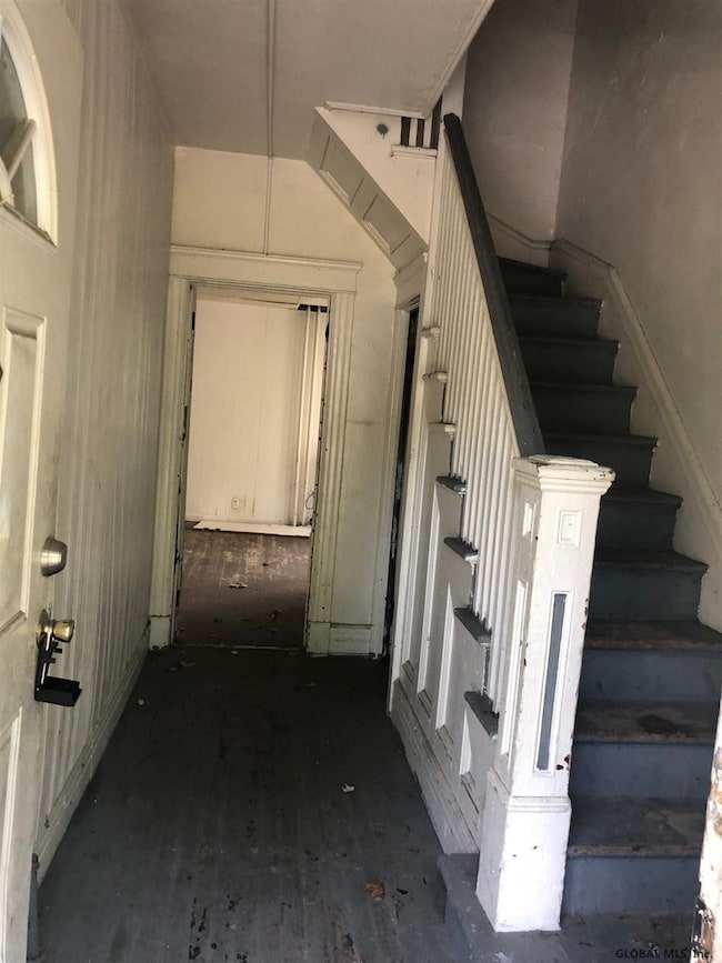 52 Benjamin St, Albany, NY 12202 - photo 2