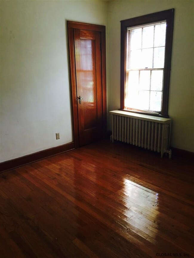 24 Van Buren St, Albany, NY 12206 - photo 6