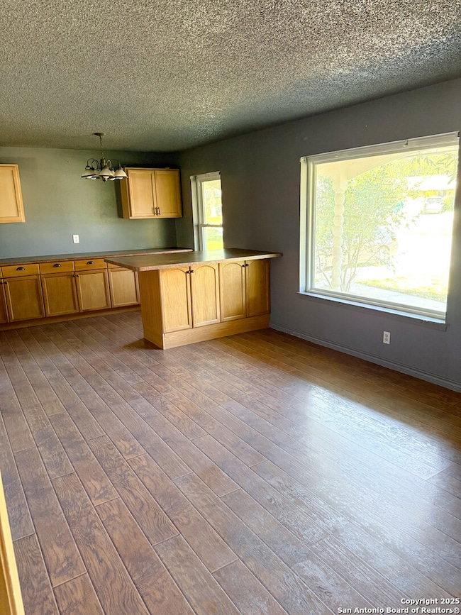 126 Granada Dr, Universal City, TX 78148 - photo 4