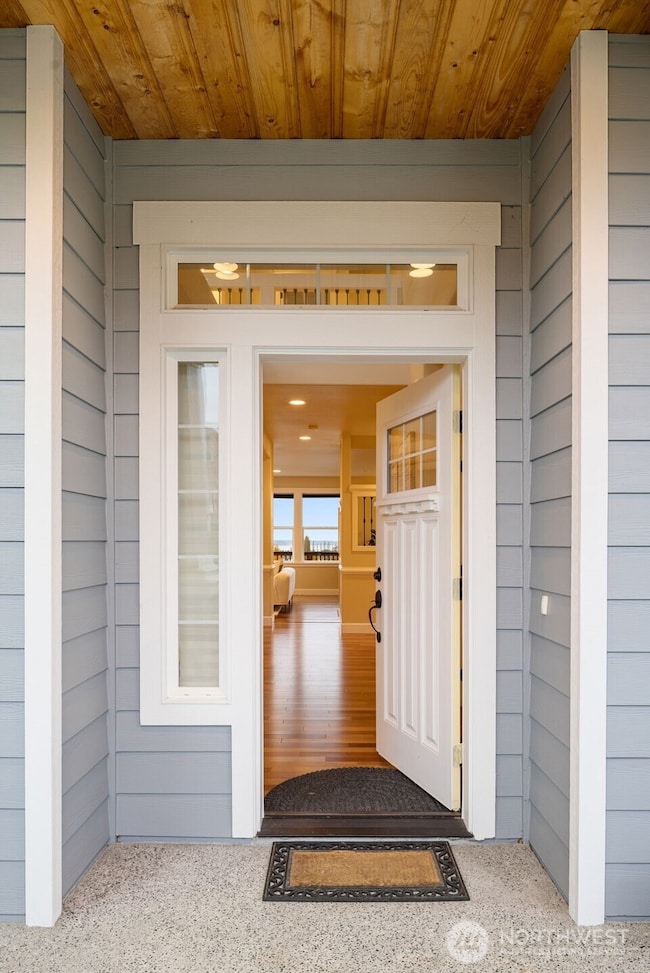 Welcoming Entry Full of Warmth