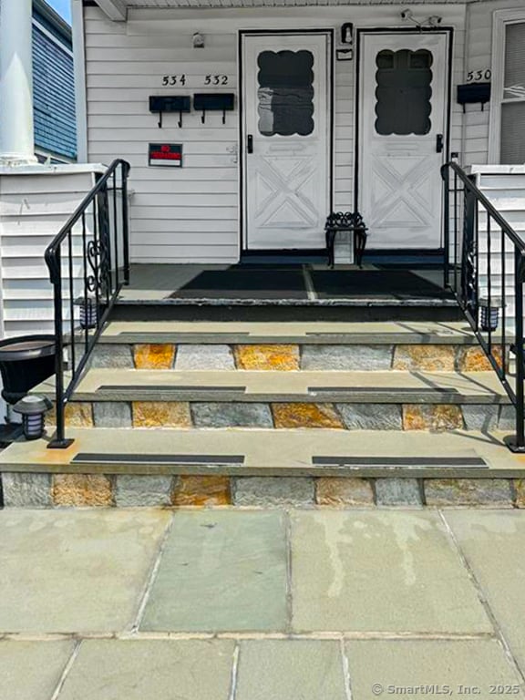 532 Carroll Ave unit 2, Bridgeport, CT 06607 - photo 2