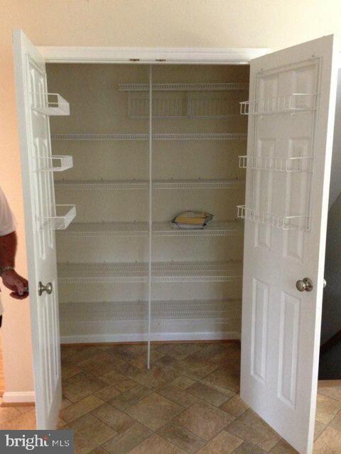 304 Tramore Ct, Sterling, VA 20164 - photo 7