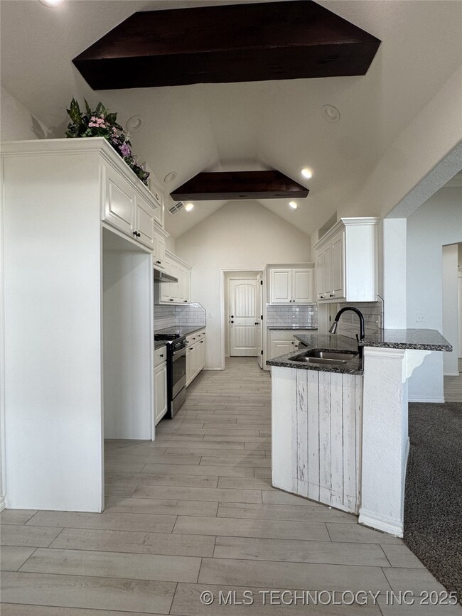 14083 S Lansing Ave, Glenpool, OK 74033 - photo 2