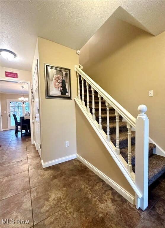 2053 Red Fox Run, Cortland, OH 44410 - photo 4