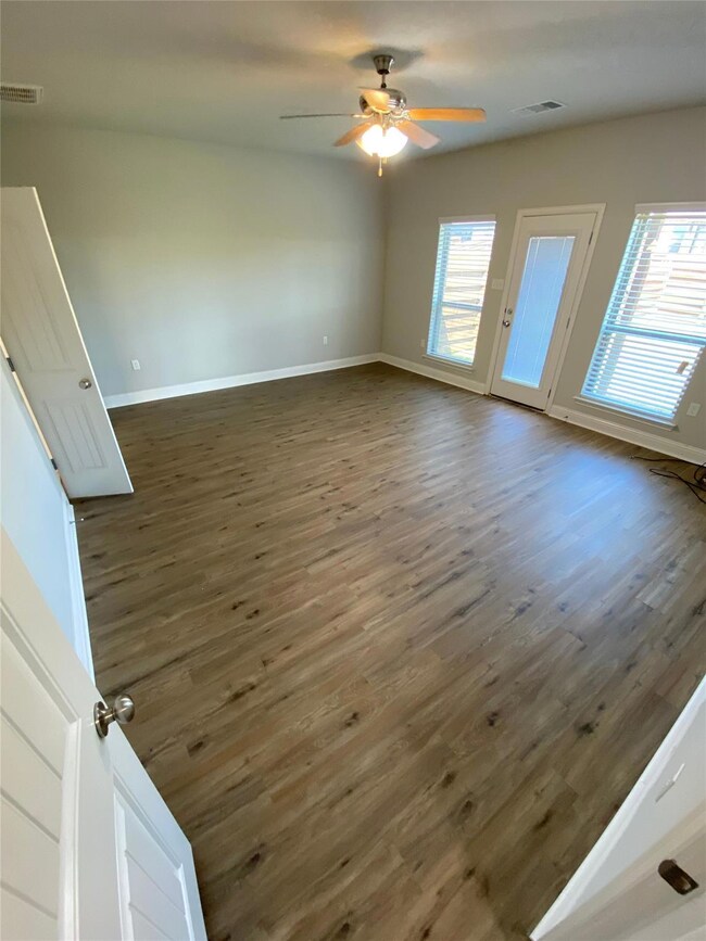 1101 Grindstone Rd unit 107, Brock, TX 76087 - photo 7