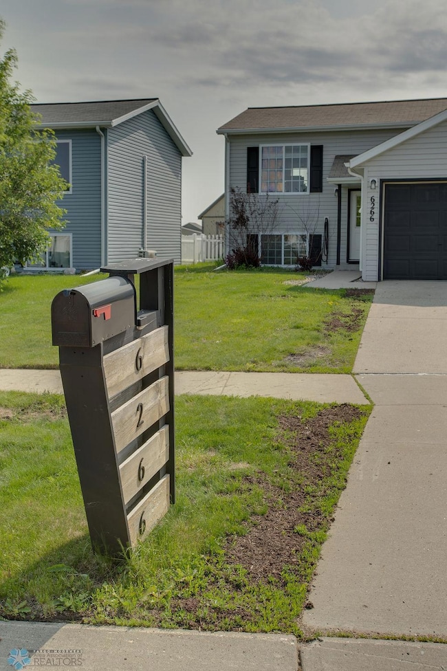 Modern mailbox