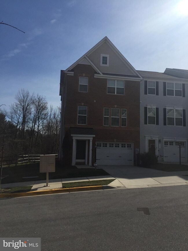 123 Gray St, Capitol Heights, MD 20743 - photo 2