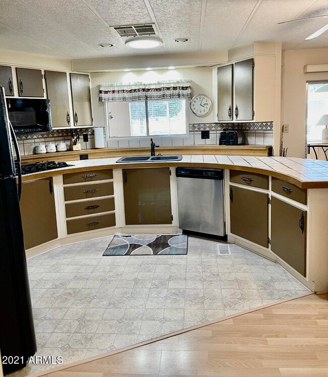 7295 E Juanita Ave, Mesa, AZ 85209 - photo 5