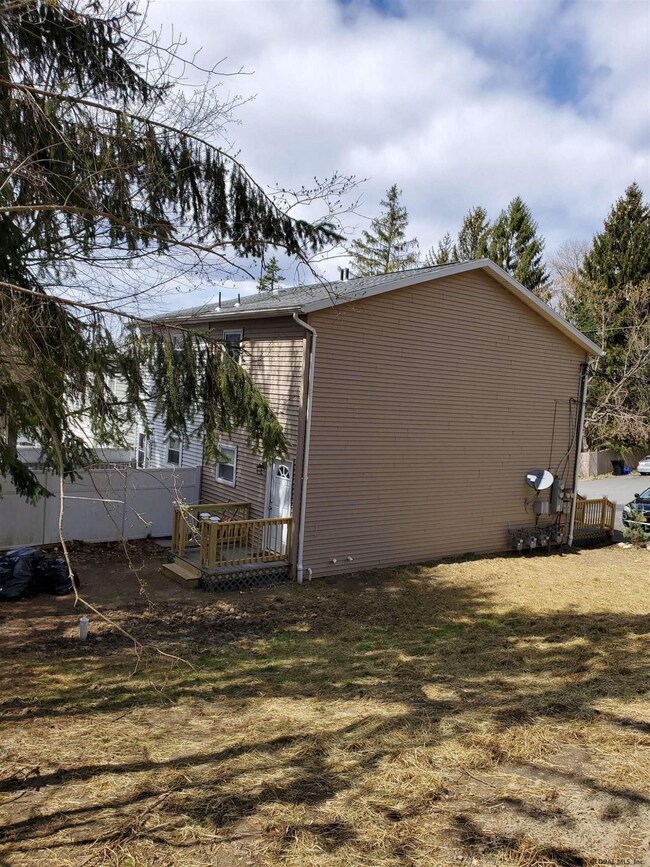 66 Ives Ct, Troy, NY 12182 - photo 4