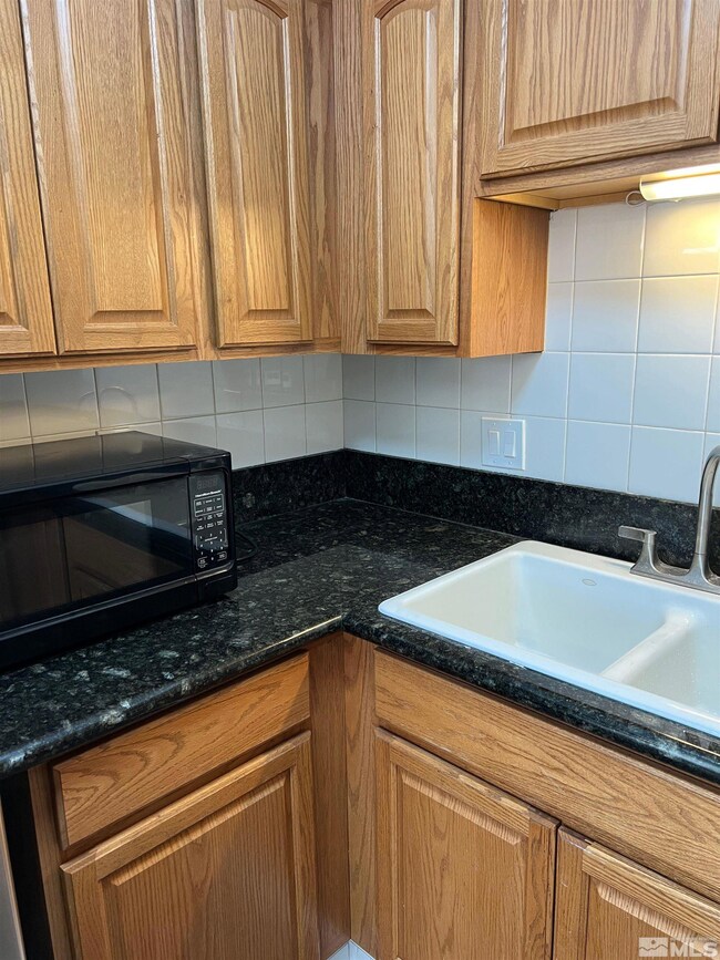 880 Tyler Way, Sparks, NV 89431 - photo 5