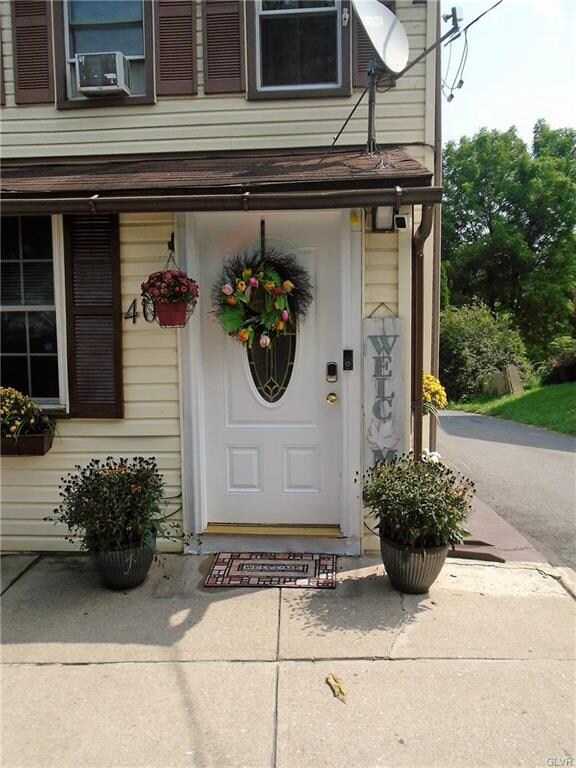 401 Chestnut St, Freemansburg, PA 18017 - photo 2