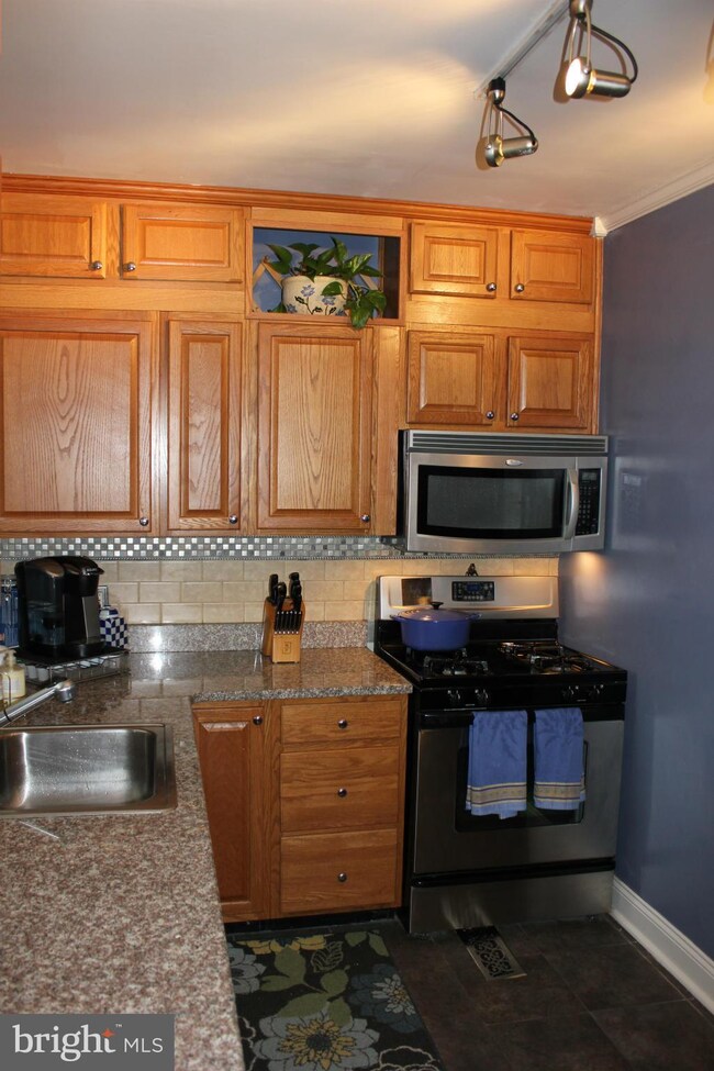 110 S Ellwood Ave, Baltimore, MD 21224 - photo 3