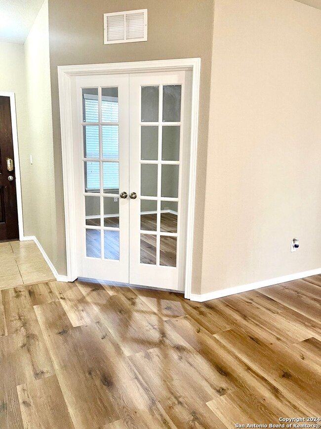 10107 Reyes Heights, San Antonio, TX 78254 - photo 3