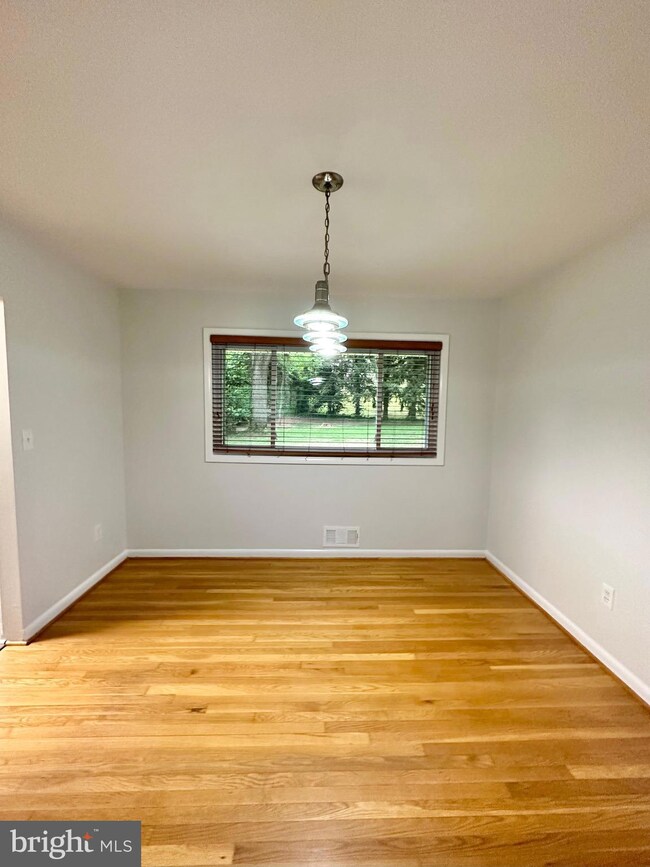 3315 Sleepy Ln, Falls Church, VA 22044 - photo 6