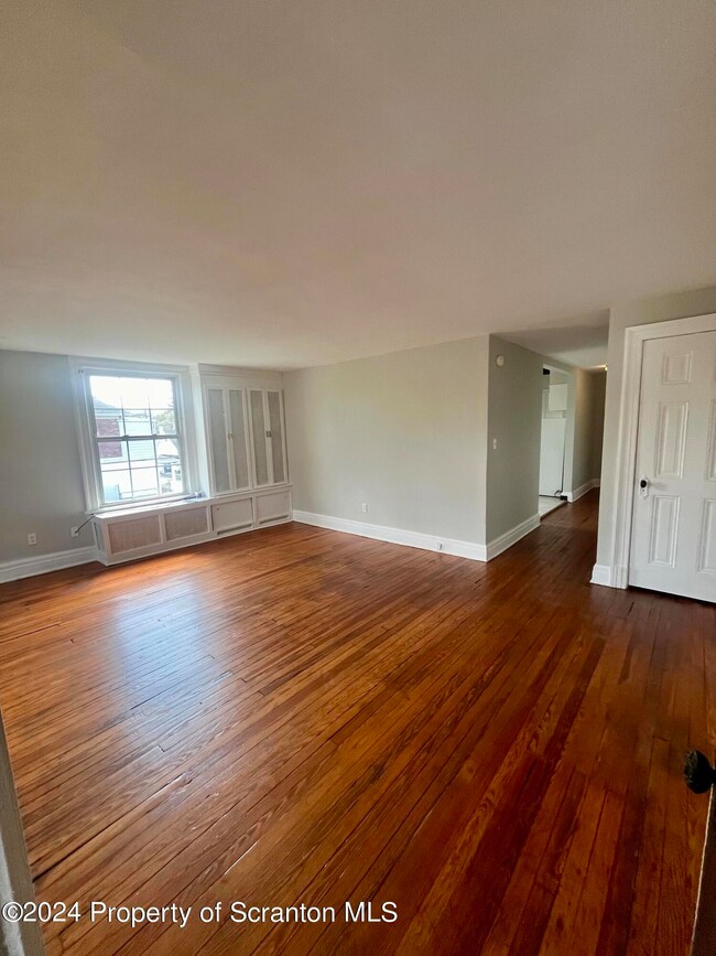 45 Pierce St unit 2, Kingston, PA 18704 - photo 3