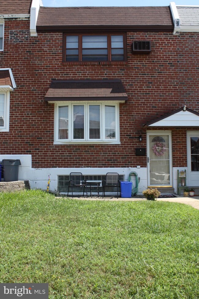 2817 Maxwell St, Philadelphia, PA 19136 - photo 3