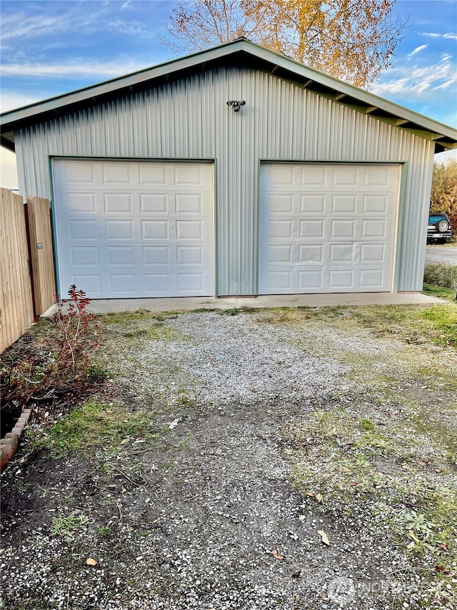 Detached 2 car Garage/shop