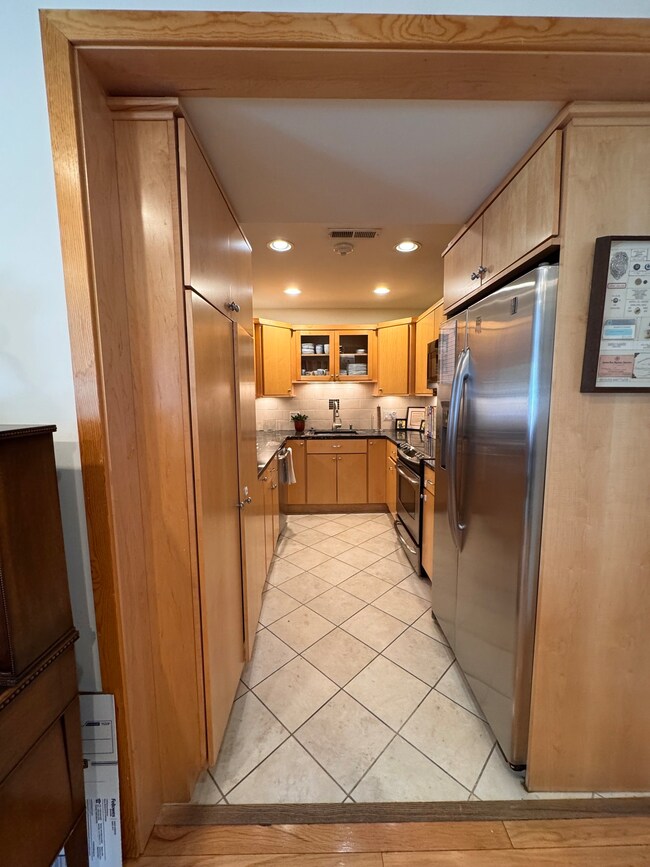 301 Post Rd E unit 8, Westport, CT 06880 - photo 4