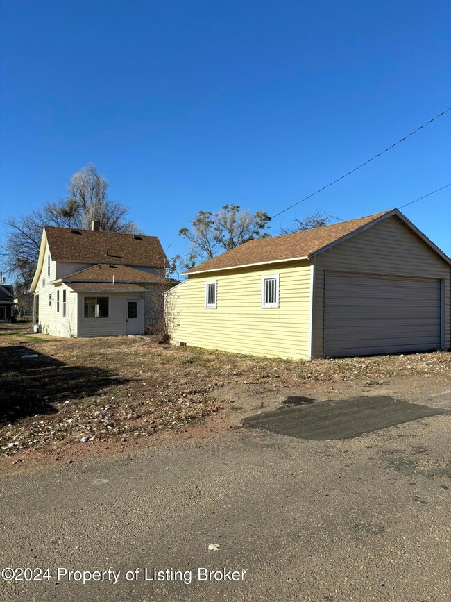 Detached 2 stall