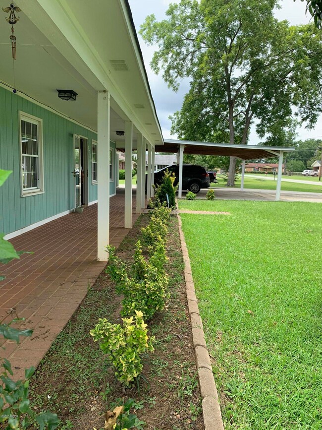 Sorrell corridor and carport