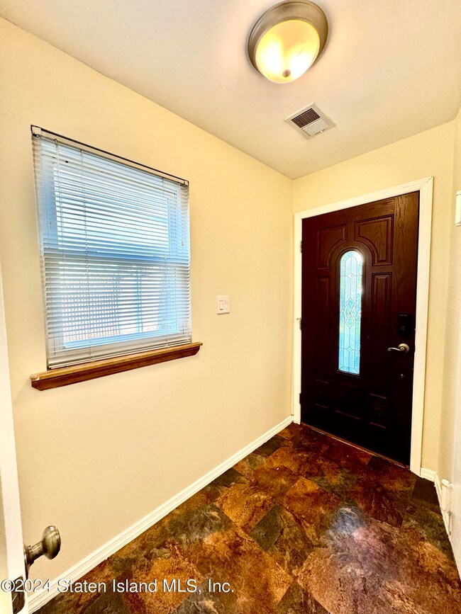 246 Doane Ave, Staten Island, NY 10308 - photo 4