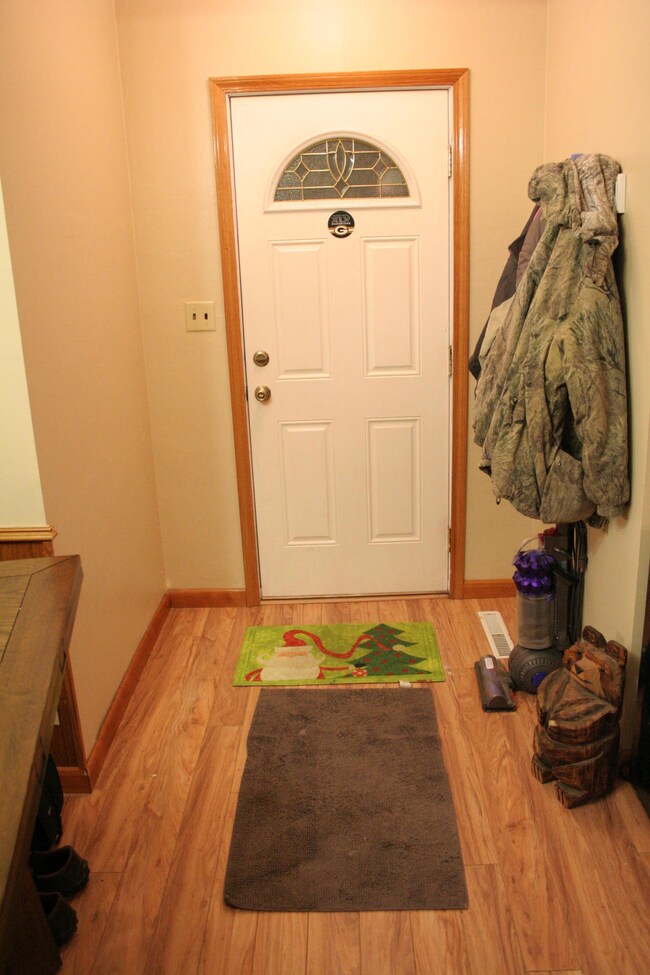 917 S 9th St, Grand Forks, ND 58201 - photo 2