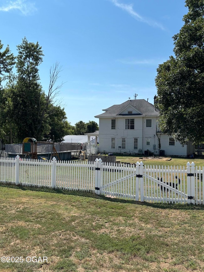 1401 W Broadway St, Webb City, MO 64870 - photo 4