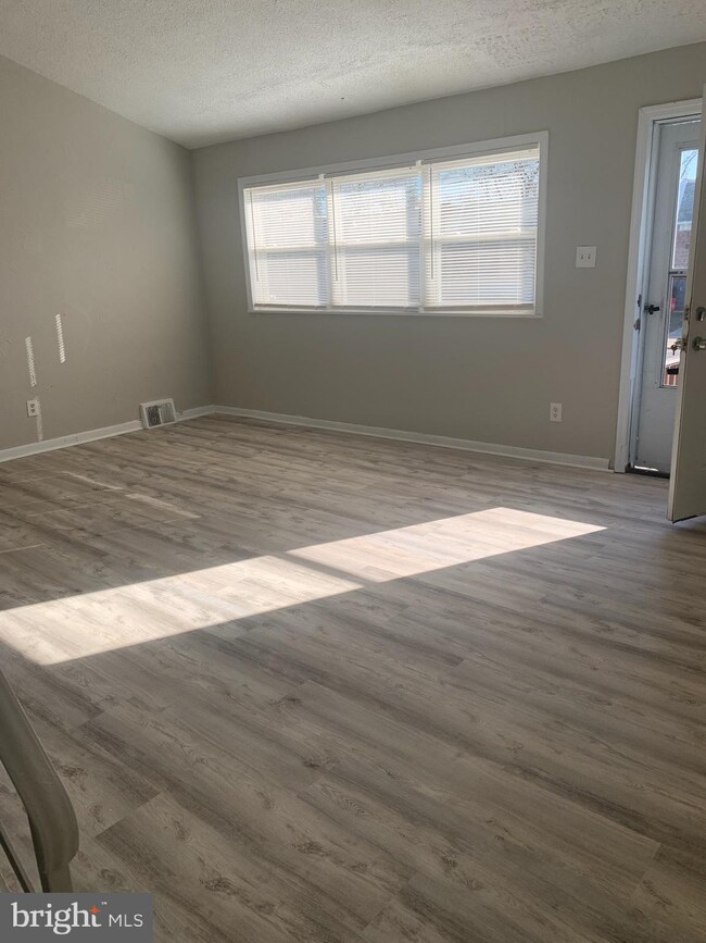 2431 Wainwright St, Camden, NJ 08104 - photo 3