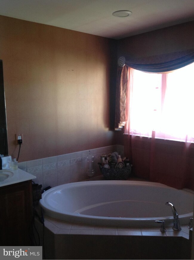 25409 Elm Terrace, Aldie, VA 20105 - photo 4