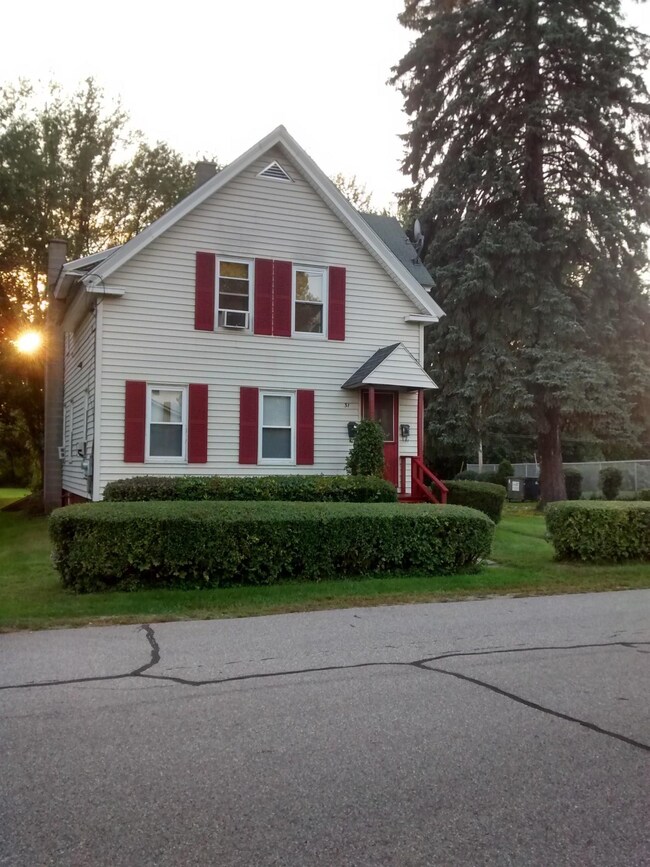 31 Dartmouth St, Keene, NH 03431 - photo 2