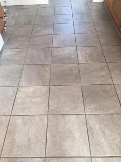 7407 Mayrow Dr, Louisville, KY 40291 - photo 5