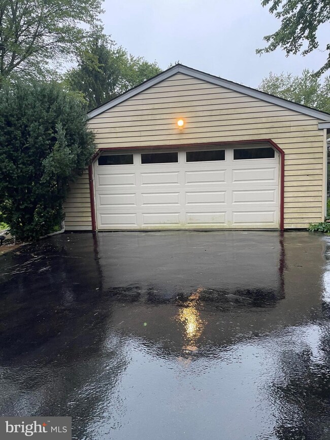 1126 Diamond St, Sellersville, PA 18960 - photo 4