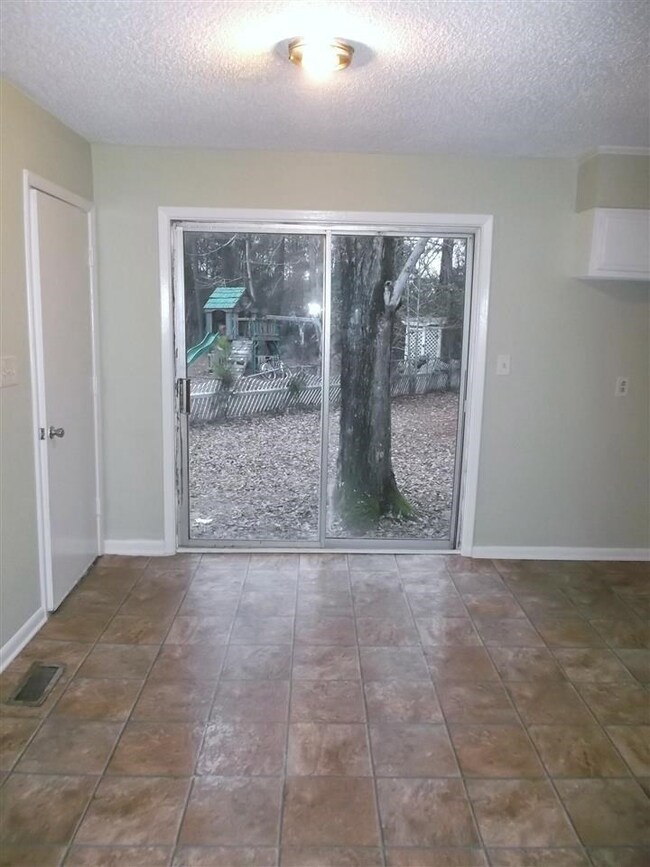 511 Lakewood Dr, Jacksonville, NC 28546 - photo 6