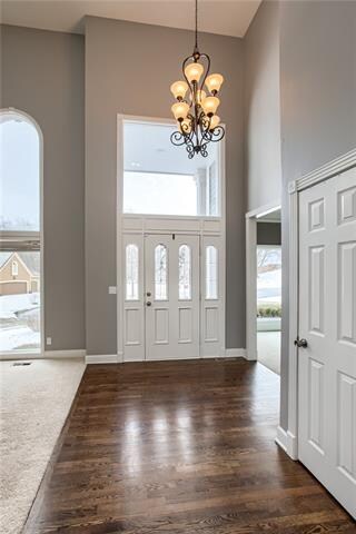 7574 Lichtenauer Dr, Shawnee, KS 66217 - photo 4