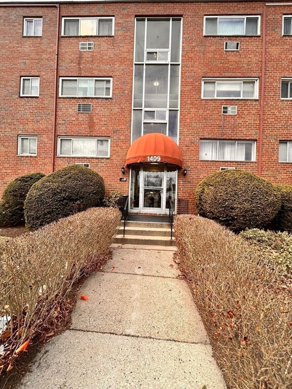 1409 River St unit 47, Hyde Park, MA 02136 - photo 7