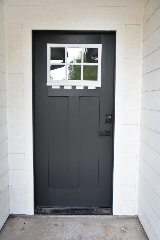 1901 N Main St, Bonham, TX 75418 - photo 2