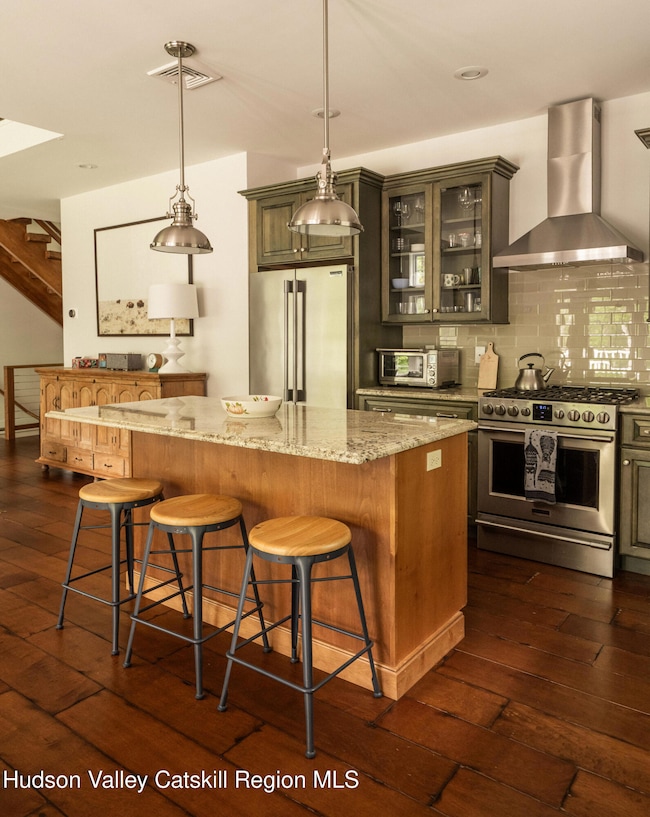 2025-05-FreshAir-10Magnolia-LawrenceBrau
