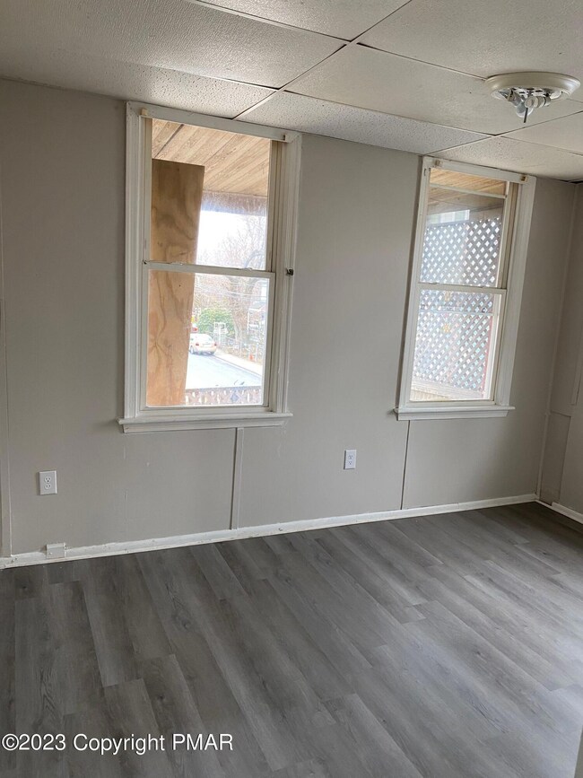 300 William St unit 2nd Floor, Scranton, PA 18508 - photo 2