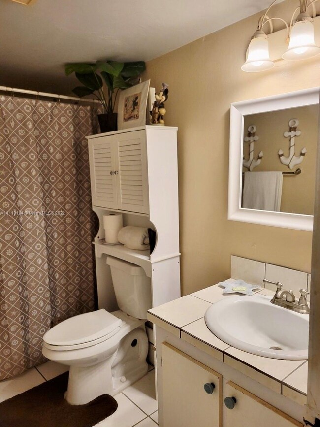 BATHROOM 1